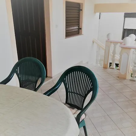 Apartman With Parking Space - Lozice, - 21047 *