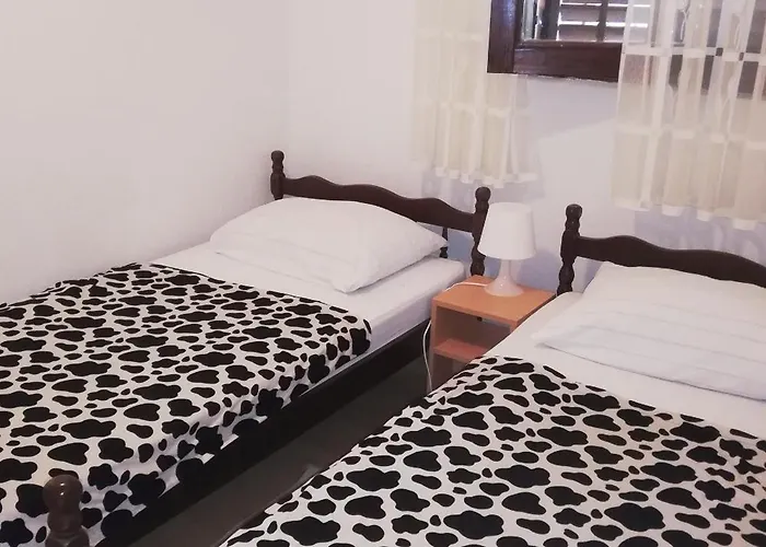 Apartament With Parking Space - Lozice, - 21047 Vir