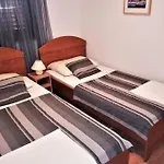 With Parking Space - Lozice, - 21047 公寓 *