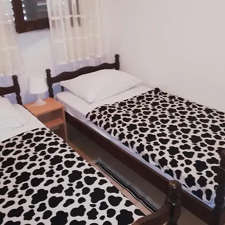 Apartmán With Parking Space - Lozice, - 21047 *