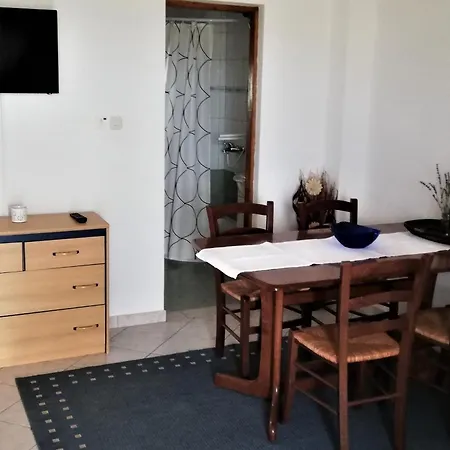 With Parking Space - Lozice, - 21047 Apartmán *