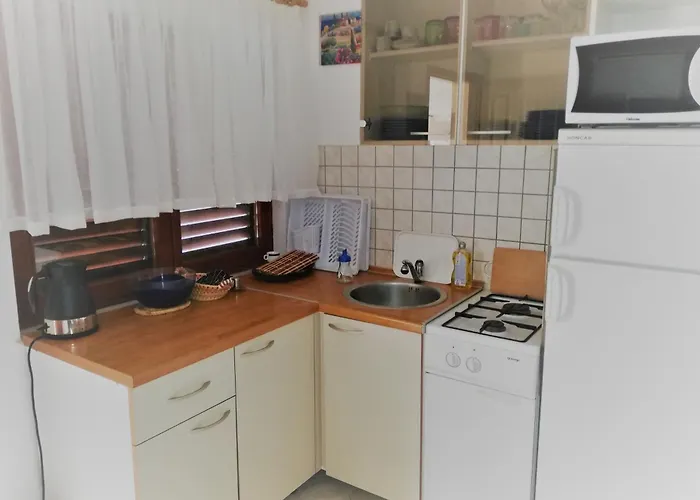 With Parking Space - Lozice, - 21047 Appartement Vir